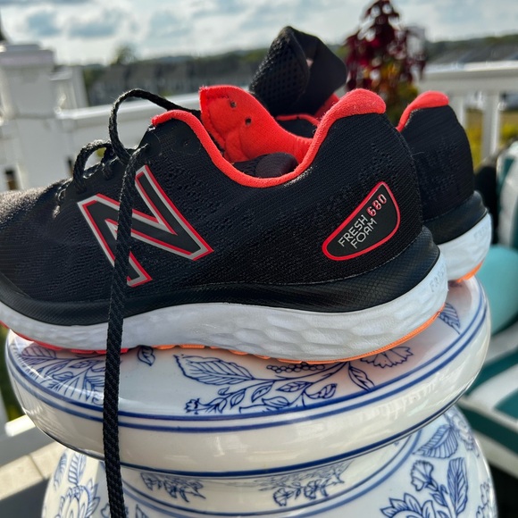 🔥New Balance Womens FF 680 V7 W680LF7 Black Running Shoes Sneakers SZ 7.5 - Picture 2 of 8